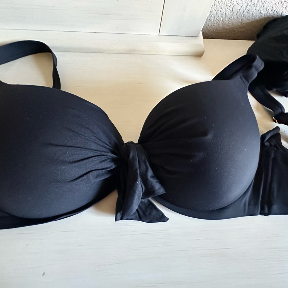 Black bikini set